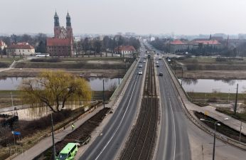 UTRUDNIENIA NA MOŚCIE CHROBREGO