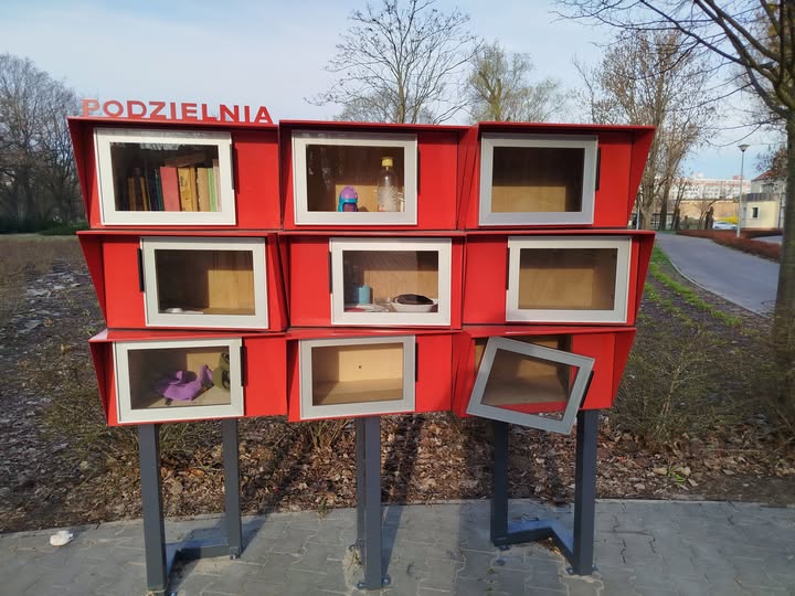 ZDEWASTOWANA PODZIELNIA