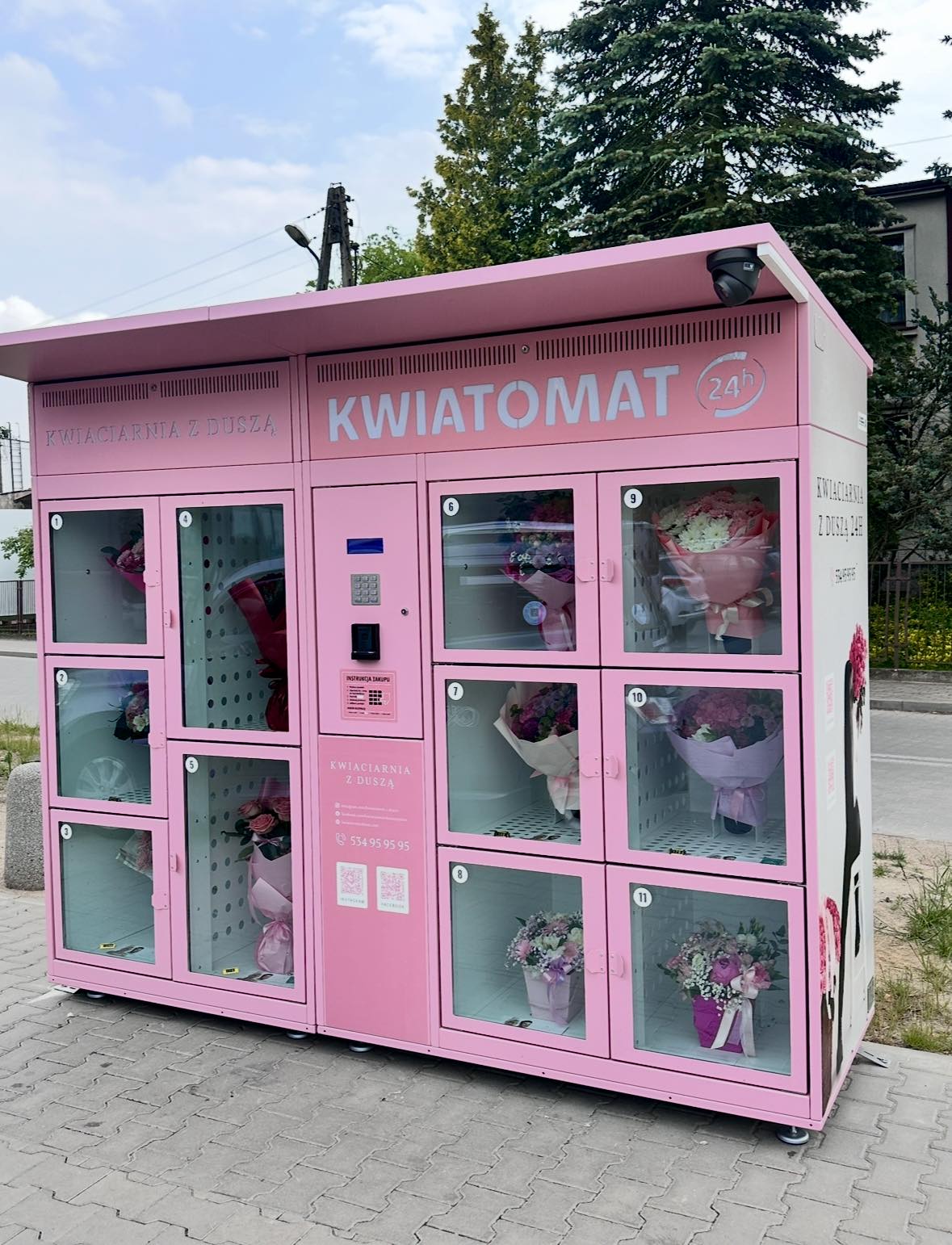 KOLEJNA DEWASTACJA KWIATOMATU